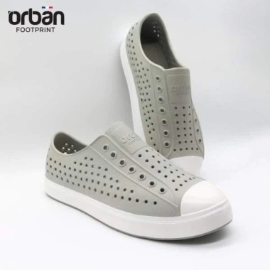 Giày URBAN màu ghi, siêu nhẹ, xốp mềm, chống nước, đi mưa, biển, du lịch 190k 2