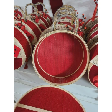 Giỏ quà Tết quạt đỏ tròn - Thiết kế sang trọng, giá ưu đãi 75.000 đồng, quà công ty