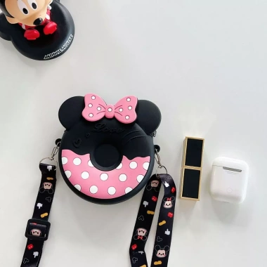 Giỏ Xách Mini Túi Silicon Minnes Đeo Chéo - Sành Điệu Cho Bé Trai & Bé Gái - 85.000₫ 3 Giỏ Xách Mini Túi Silicon Minnes Đeo Chéo - Sành Điệu Cho Bé Trai & Bé Gái - 85.000₫ 3