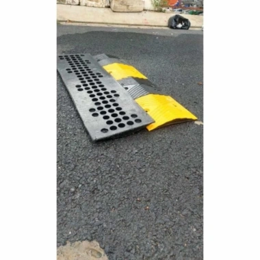 Gờ giảm tốc cao su 1m giá rẻ, kèm phụ kiện cho ô tô và xe máy – 65.000đ 8