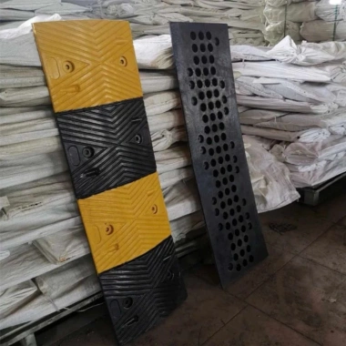 Gờ giảm tốc cao su 1m giá rẻ, kèm phụ kiện cho ô tô và xe máy – 65.000đ 9