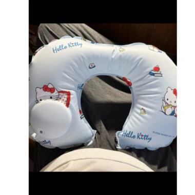 Gối bơm hơi chữ U gấp gọn du lịch - Nhỏ gọn, họa tiết Sanrio dễ thương 100.620₫