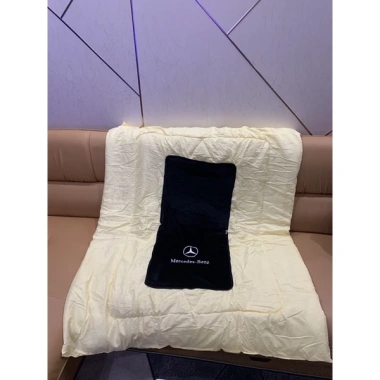Gối Chăn Đa Năng Gấp Gọn 2-trong-1 Xe Ô Tô Logo Thêu Mercedes Toyota BMW, Sang Trọng 8 Gối Chăn Đa Năng Gấp Gọn 2-trong-1 Xe Ô Tô Logo Thêu Mercedes Toyota BMW, Sang Trọng 8