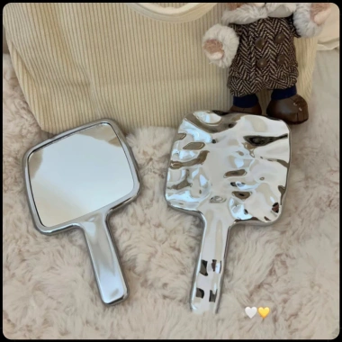 Gương vuông cầm tay tráng bạc nhỏ gọn sang trọng: Tiện lợi, chỉ 57.820₫, nhận mã giảm giá