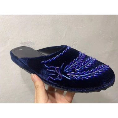 Hài Nhung Kết Cườm Thủ Công Mùa Tết 2.025 Giá Tốt 220k Êm Ấm Cho Bà Mang