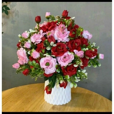 Hoa lụa cao cấp combo 4 cành hoa hồng tỷ muội 25cm tặng 1 bình nhựa cứng 7 hoa 7 nụ giá 155.000 VND