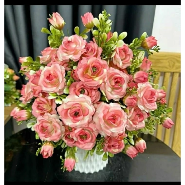 Hoa lụa cao cấp combo 4 cành hoa hồng tỷ muội 25cm tặng 1 bình nhựa cứng 7 hoa 7 nụ giá 155.000 VND