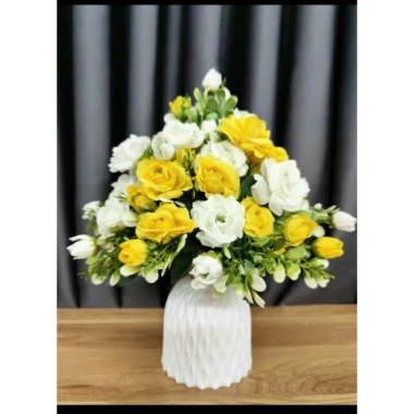 Hoa lụa cao cấp combo 4 cành hoa hồng tỷ muội 25cm tặng 1 bình nhựa cứng 7 hoa 7 nụ giá 155.000 VND 7