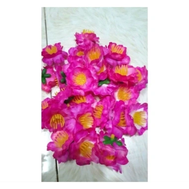 Hoa Mai và Hoa Đào Giả 1kg Trang Trí Tết Cổ Truyền - Giá Ưu Đãi 40.000 VNĐ