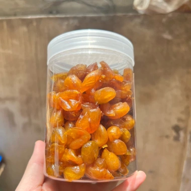Hộp 500g Mứt Hồng Bì Sấy Dẻo Chua Ngọt - Chua Nhiều, Giá Ưu Đãi 90.000₫