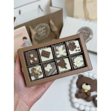 Hộp Chocolate Tone Xanh Pastel Nâu Tây 6-9 Viên + Túi Thiệp – Quà Lãng Mạn Cho Cặp Đôi Giá Ưu Đãi 175k