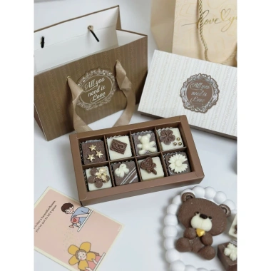 Hộp Chocolate Tone Xanh Pastel Nâu Tây 6-9 Viên + Túi Thiệp – Quà Lãng Mạn Cho Cặp Đôi Giá Ưu Đãi 175k