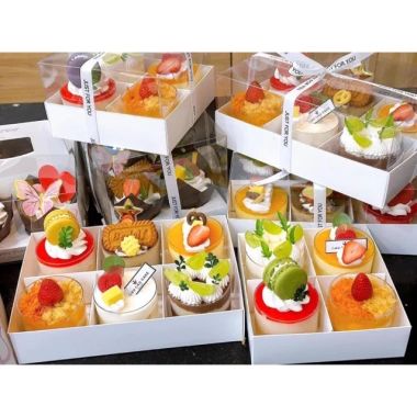 Hộp đựng bánh kem chia ngăn 4/6 ô cho cupcake & muffin, kèm nắp mica - chỉ 15.000₫ 3 Hộp đựng bánh kem chia ngăn 4/6 ô cho cupcake & muffin, kèm nắp mica - chỉ 15.000₫ 3