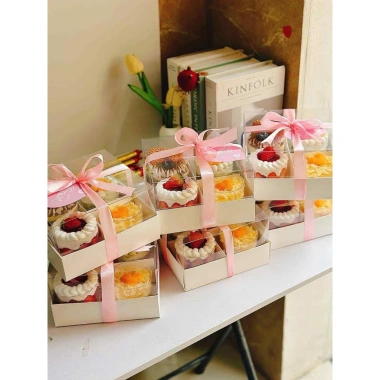 Hộp đựng bánh kem chia ngăn 4/6 ô cho cupcake & muffin, kèm nắp mica - chỉ 15.000₫ 9 Hộp đựng bánh kem chia ngăn 4/6 ô cho cupcake & muffin, kèm nắp mica - chỉ 15.000₫ 9