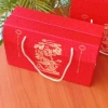 Hộp đựng bánh kẹo Tết mèo thần tài hoa hồng, có dây xách - Giá 59.000₫ 10