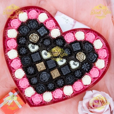 Hộp quà socola Valentine 30x3.5cm 57-58 viên chocolate, quà tặng ngày lễ tình nhân, giá 500.000₫ 3