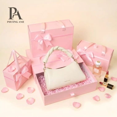 Hộp quà tặng màu hồng gắn nơ dạng kéo cao cấp Quà Valentine sinh nhật 43.000₫ 3