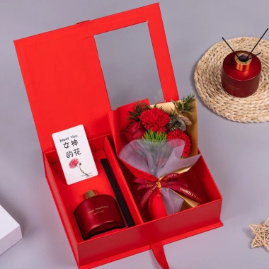 Hộp Quà Tặng Tinh Dầu Nước Hoa và Bó Hoa Lụa 20/11 Giá 155k Kèm Túi Giấy 5