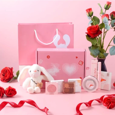 Hộp quà Valentine 14/2 cho bạn gái: trang điểm, túi quà, gấu bông, hoa sáp, đèn Menow Bunny Box - Giá ưu đãi 389k