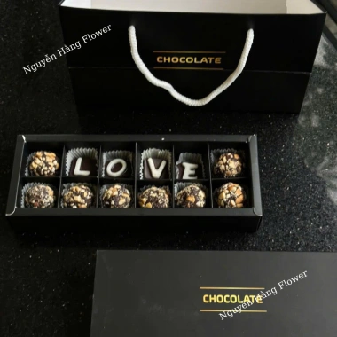 Hộp Socola AVY Trắng Đen Mix – Quà Valentine Người Yêu Siêu Ngon Ít Ngọt Giá Sỉ 69k 8 Hộp Socola AVY Trắng Đen Mix – Quà Valentine Người Yêu Siêu Ngon Ít Ngọt Giá Sỉ 69k 8