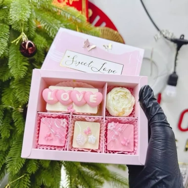 Hộp Socola Valentine 6 viên chữ Love cute - Ngon, Ngọt, Giá ưu đãi 129.000 VNĐ
