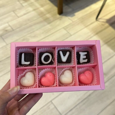 Hộp Socola Valentine Enzi 8 Viên Chữ Love - Quà Ngọt Ngào, Ý Nghĩa, Giá Sỉ 76.500 VND 10