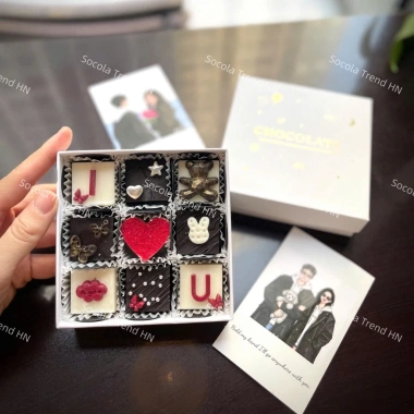 Hộp Socola Valentine và Noel Dạng Cứng - Mẫu Độc Quyền, Thơm Ngon, Trang Trí Bắt Mắt, Giá Ưu Đãi 159k