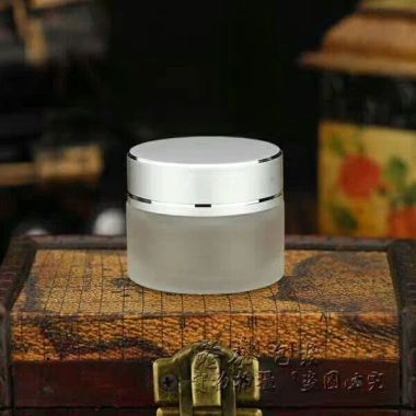 Hũ đựng kem, chiết mỹ phẩm thủy tinh trắng 10-20-30-50gr – Giá chỉ 7.199đ 2