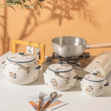 Hũ Đựng Mỡ Sứ Lazy Hoa Trắng Nền Xanh + Thìa Sứ - Mã DT250.500.501 - Giá 48.000₫