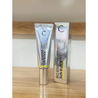 Kem chống nắng Chuskin SPF50+ PA++++ nâng tone, kiềm dầu, bảo vệ da - 315.000₫
