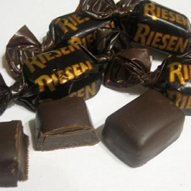 Kẹo sô cô la đen Riesen nhân mềm chewy toffee - Giá chỉ 54.868 VND, giảm mạnh