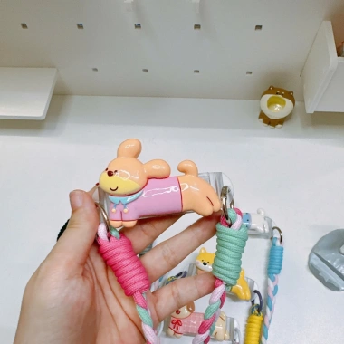 Kẹp điện thoại hoạt hình dễ thương, dây dệt, phù hợp mọi dòng - Giá 52.000₫ 3 Kẹp điện thoại hoạt hình dễ thương, dây dệt, phù hợp mọi dòng - Giá 52.000₫ 3