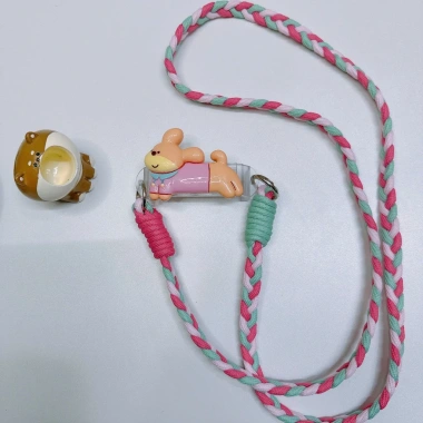Kẹp điện thoại hoạt hình dễ thương, dây dệt, phù hợp mọi dòng - Giá 52.000₫ 10 Kẹp điện thoại hoạt hình dễ thương, dây dệt, phù hợp mọi dòng - Giá 52.000₫ 10