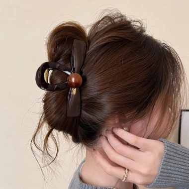 Kẹp tóc cao cấp cổ điển quý phái nữ - Nhựa xịn, thanh lịch, giảm còn 20.000đ 8 Kẹp tóc cao cấp cổ điển quý phái nữ - Nhựa xịn, thanh lịch, giảm còn 20.000đ 8