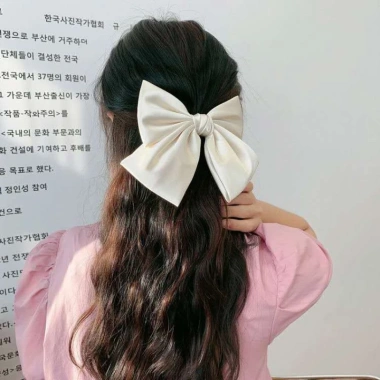 Kẹp tóc nơ trắng cỡ lớn thời trang Hàn Quốc - Giá chỉ 8.000đ, giảm từ 9.920đ cho nữ 7 Kẹp tóc nơ trắng cỡ lớn thời trang Hàn Quốc - Giá chỉ 8.000đ, giảm từ 9.920đ cho nữ 7