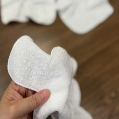 Khăn lau đa năng cotton 100% 30x30cm trắng viền - Bán theo cân, giảm giá 69.900₫ 3 Khăn lau đa năng cotton 100% 30x30cm trắng viền - Bán theo cân, giảm giá 69.900₫ 3