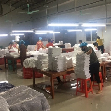 Khăn lau đa năng vuông trắng 28x28 cotton - 100% hút ẩm, dùng cho ban thờ, bếp, chén, tay - Giá 130.486 VND (giảm từ 163.108 VND) 7 Khăn lau đa năng vuông trắng 28x28 cotton - 100% hút ẩm, dùng cho ban thờ, bếp, chén, tay - Giá 130.486 VND (giảm từ 163.108 VND) 7