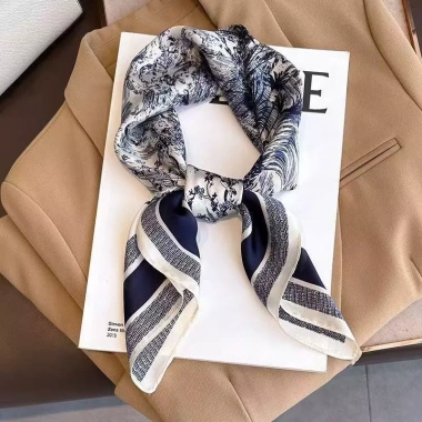 Khăn Lụa 70cm Sang Trọng Thời Trang - Khăn Vuông In Bandanna A112 Giá 31.500₫
