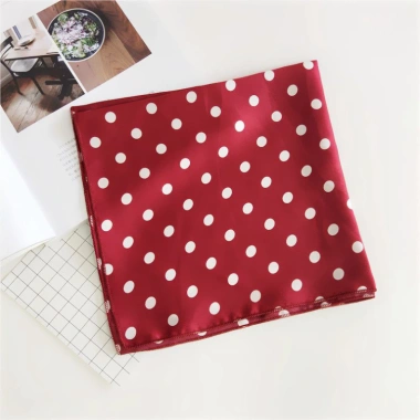 Khăn Turban Lụa 50x50cm Thắt Nơ, Họa Tiết Chấm Bi - Phù hợp công sở, đồng phục - 405.000₫ 4 Khăn Turban Lụa 50x50cm Thắt Nơ, Họa Tiết Chấm Bi - Phù hợp công sở, đồng phục - 405.000₫ 4