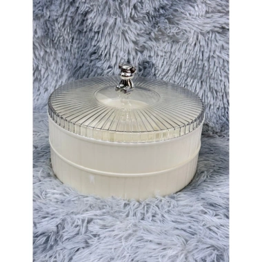 Khay đựng bánh kẹo hạt mứt Tết hình gấu nhựa nắp trong suốt 50.000 VND