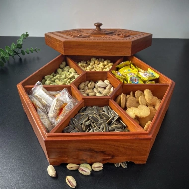 Khay đựng bánh kẹo Tết Trạm khắc chữ Phúc Lộc Thọ - Giá ưu đãi 258.000 VND 4 Khay đựng bánh kẹo Tết Trạm khắc chữ Phúc Lộc Thọ - Giá ưu đãi 258.000 VND 4