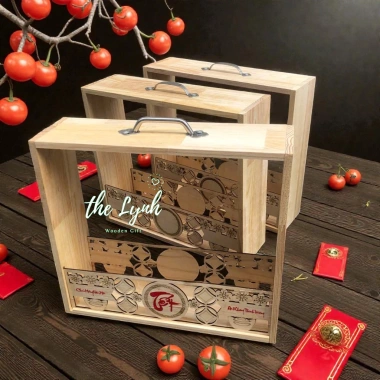 Khay Gỗ Vali Gói Quà Tết - Thiết Kế Hiên Đại, Đựng Quà Sang Trọng, Miễn Phí Khắc Logo - 150.000 VND 6 Khay Gỗ Vali Gói Quà Tết - Thiết Kế Hiên Đại, Đựng Quà Sang Trọng, Miễn Phí Khắc Logo - 150.000 VND 6