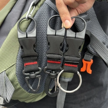 Khóa Chai Nước Du Lịch 1/2 Đôi - Carabiner, Kẹp Giữ Ấm, Dùng Cho Ba Lô Leo Núi & Cắm Trại - 35.208 VND