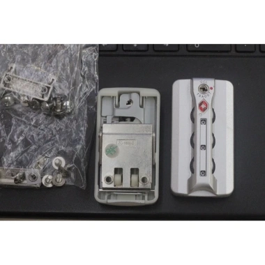 Khoá số vali TSA 007 KM02 76x39 siêu bền đẹp - Giá ưu đãi 45.000đ, chỉ 54.900đ
