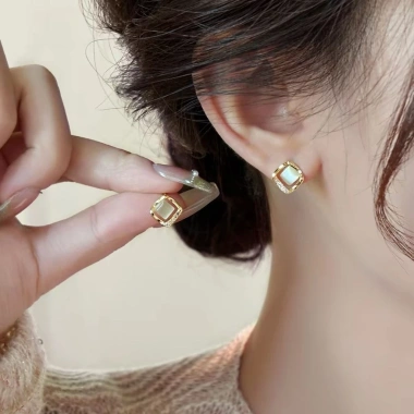 Khuyên tai nữ xu hướng mới, nhiều kiểu dáng, bông tai hot LILY - Giá 23.249₫ 10