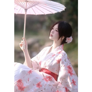 Kimono Yukata Truyền Thống Trắng Hoa Đỏ - Chỉ 161.500 VND, Giảm Đặc Biệt