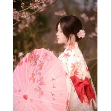 Kimono Yukata Truyền Thống Trắng Hoa Đỏ - Chỉ 161.500 VND, Giảm Đặc Biệt