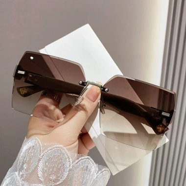 Kính Mát Bảo Vệ Chống Tia UV Thời Trang Nam Nữ Giá 84.000đ Giảm Đặc Biệt