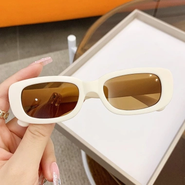 Kính Mát Chống Nắng Gọng Vuông Cổ Điển SK29 Dành Cho Bé - Giá 24.900đ 7 Kính Mát Chống Nắng Gọng Vuông Cổ Điển SK29 Dành Cho Bé - Giá 24.900đ 7