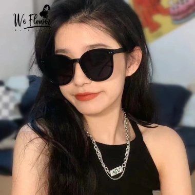 Kính Mát Gọng Vuông Đen Chống UV - Phong Cách Cổ Điển Thời Trang Cho Nam và Nữ - Giá 18,360 VND
